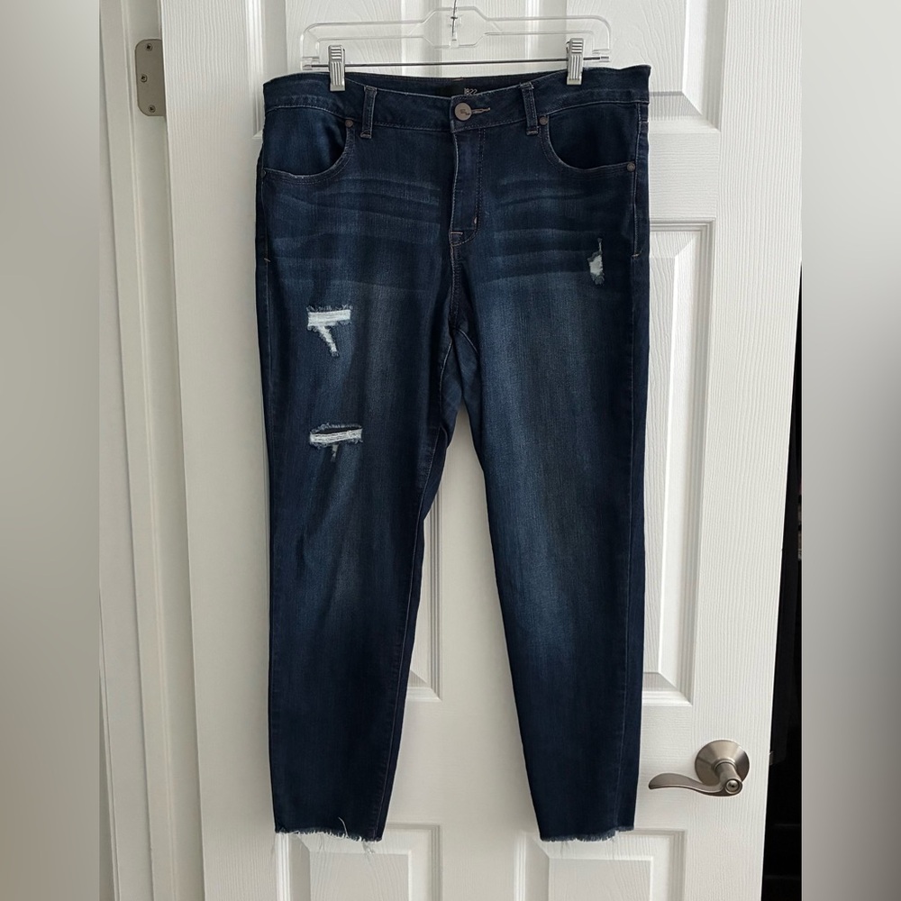 1822 Denim Women's Size 14 Blue Distressed Raw Hem Dark Wash Stretch Denim Jeans